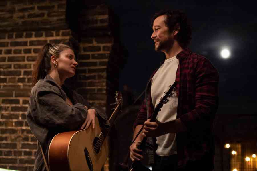 Eve Hewson and Joseph Gordon-Levitt in Flora and Son