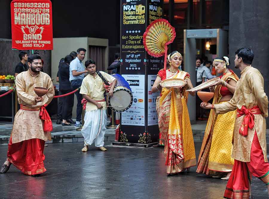 The National Restaurant Association of India (NRAI) hosted its two-day summit at JW Marriott, Kolkata on September 21 and 22. The guests were welcomed grandly with 'Band and Baaja' and a welcome dance