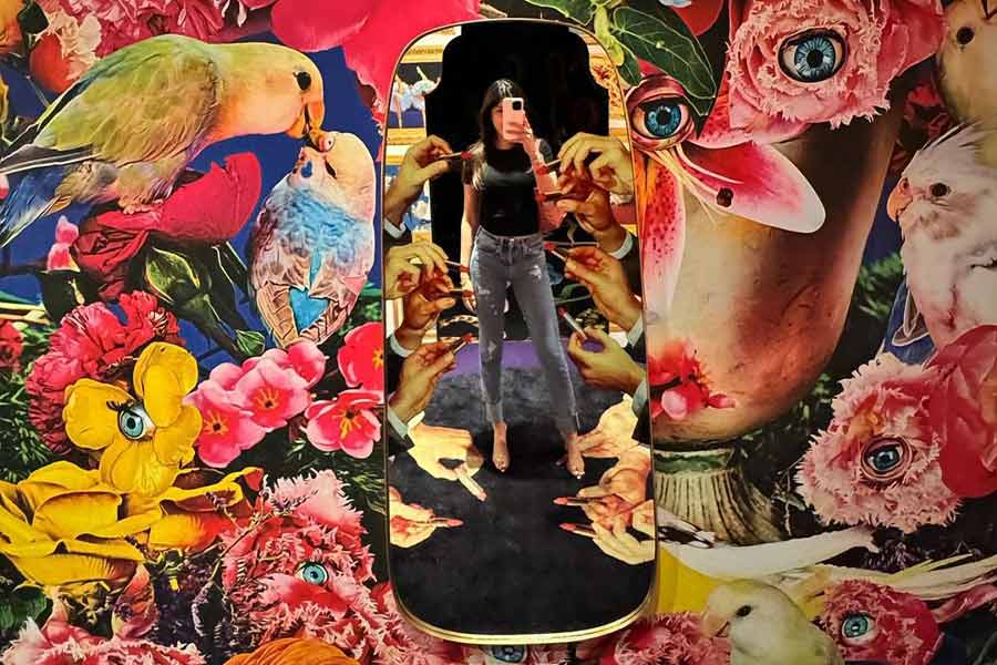 In another selfie, Shanaya posed in front of an abstract floral artwork. “‘Go crazy with your art’ 😍 best experience at @nmacc.india ❤️with the best people,” her caption read.