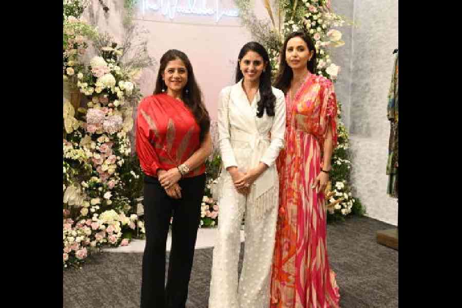 (L-R) Namrata Joshipura, Shivika Goenka and Mandira Wirk, at The Wardrobe Luxe