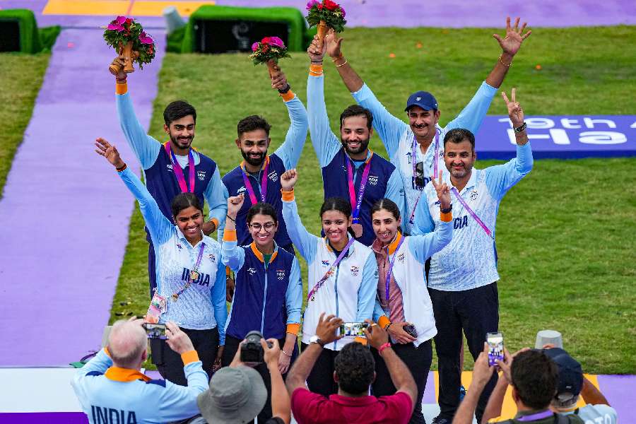  India's men and women's skeet team