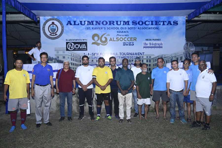 The ALSOCCER committee members.