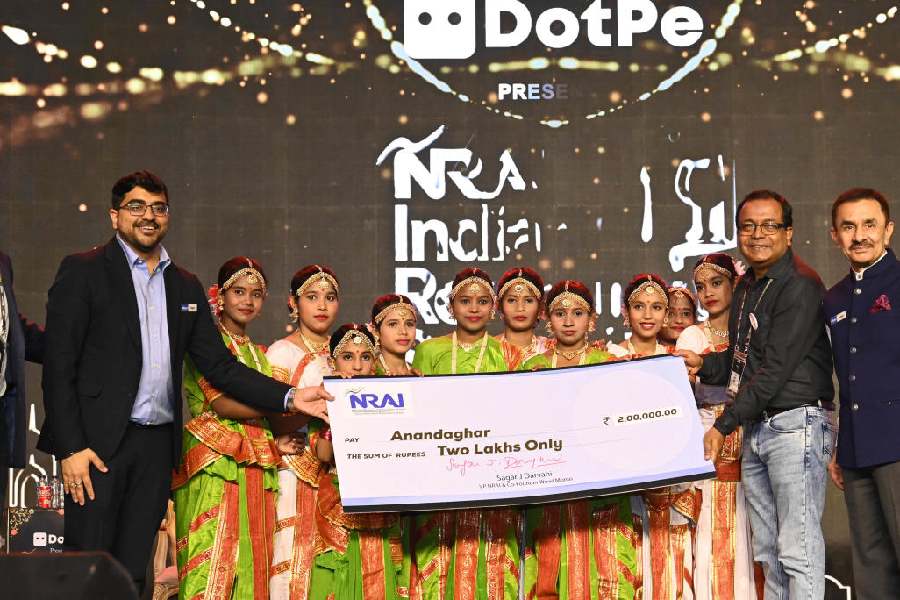 Children of Anandaghar, a home for HIV+ children, were felicitated at the event. Earlier they put up a beautiful dance performance.