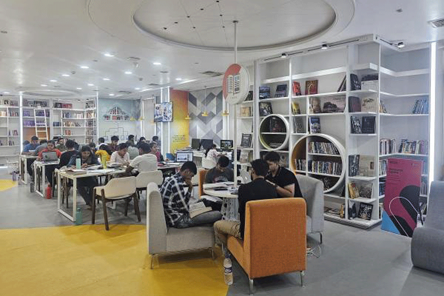 The reading rooms at the library at Nazrul Tirtha are ideal preparation venues for students appearing for competitive examinations who stay on the entire day.