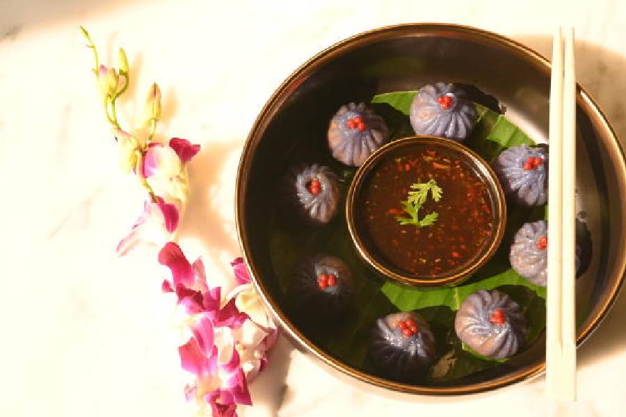 Blue Pea Flower and Vegetable Dim Sum: As the name suggests, the dim sum gets its colour from the blue pea flower. The filling is that of crunchy vegetables, while the dip is a chilli caviar and soy-based one. We love the balance of flavours. 