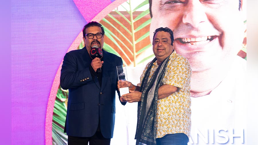 Chef Manish Mehrotra was inducted into the Hall of Fame by (left) Vir Sanghvi, co-founder and chairman, Culinary Culture 