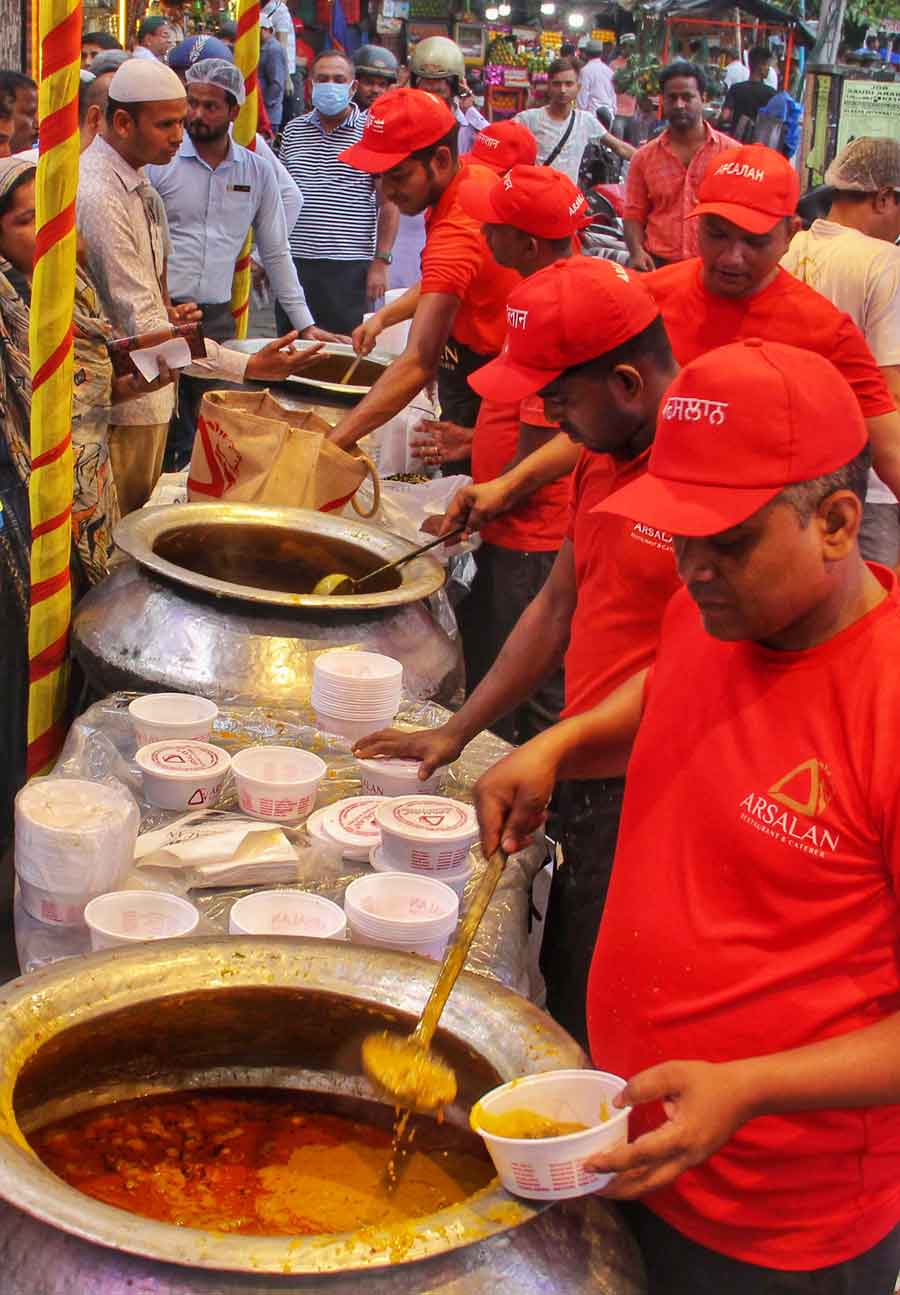 On Park Circus, people gathered at Arsalan to buy Ramzan special haleem and other Iftar-special dishes 