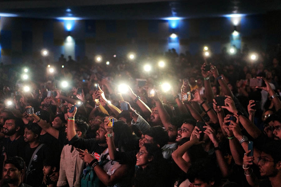 The crowd lost in the music of Rupam Islam at Nazrul Mancha 