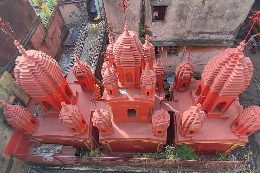 Elevated view of three temples built by Dewan Trilok Ram Pakrasy at Kenderdine Lane in central Kolkata.