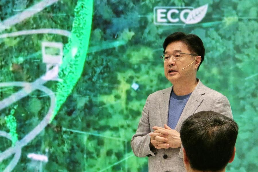 JB Park, president and CEO, Samsung Southwest Asia.