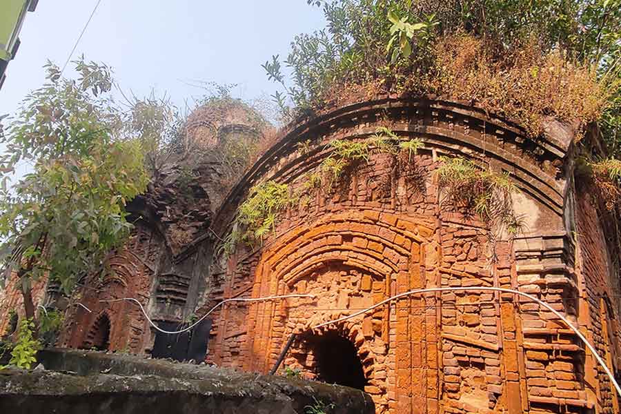 Three south-facing temples out of a cluster of four at Mahendra Nath Sen Sarani in Ashoknagar, Tollygunge