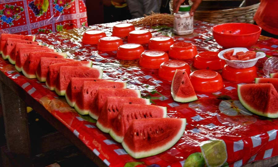 Be it sliced or in juice form, watermelon can surely refresh you in an indescribable way 