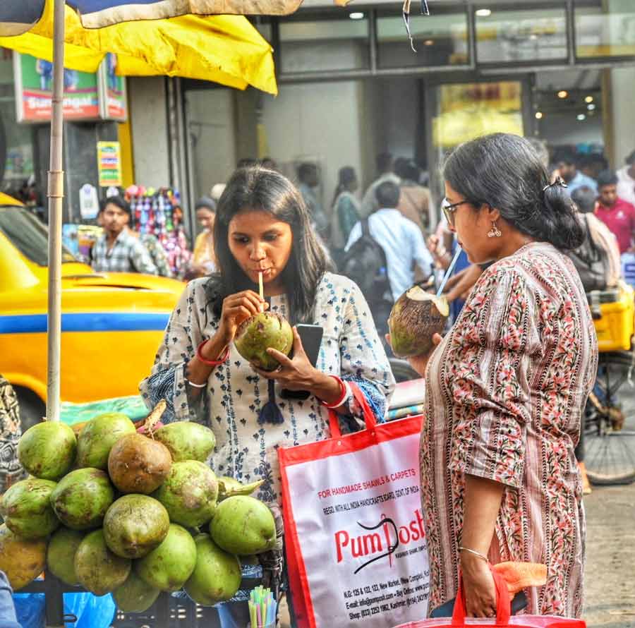 Be it summer, monsoon or winter, coconut water (‘daab-er jol’) is a year-round favourite of Kolkatans 
