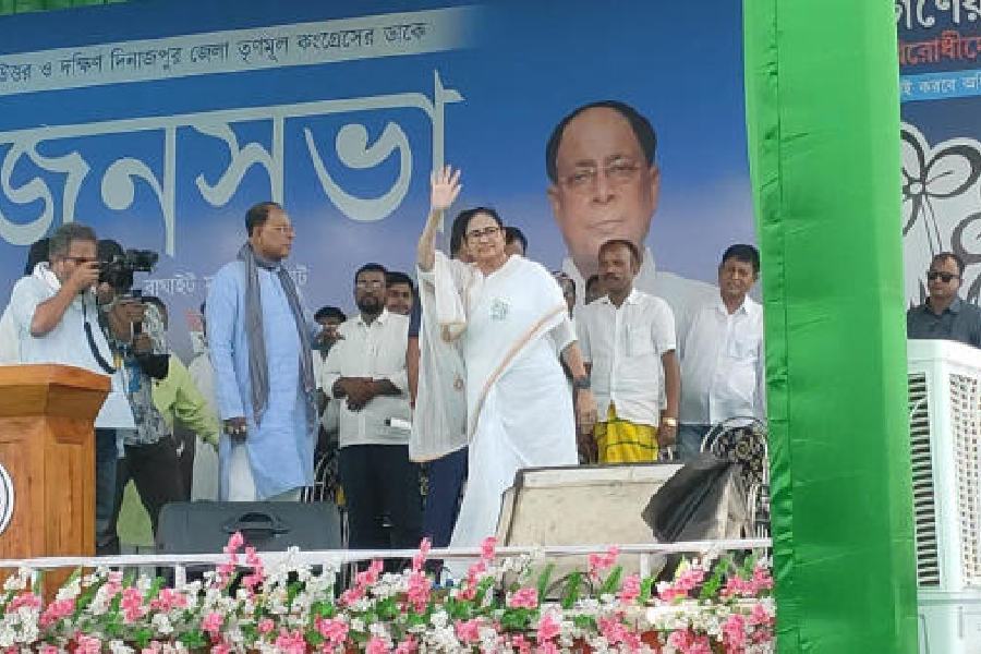 Mamata Banerjee | Mamata Banerjee Reaches Out To Tribal Population Of ...