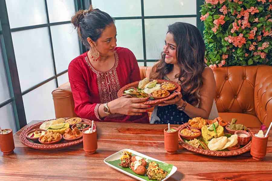 The culinary extravaganza that was flagged off by model Madhabilata Mitra and actress Sayantani Guha Thakurta, will be available from April 13 to 15, from 12-3pm and 7-10pm. Madhabilata, who usually avoids jackfruit, fell in love with the preparation at Bonne Femme. And for Sayantani, the thirst-quencher made with ‘mishti doi’ was a huge hit
