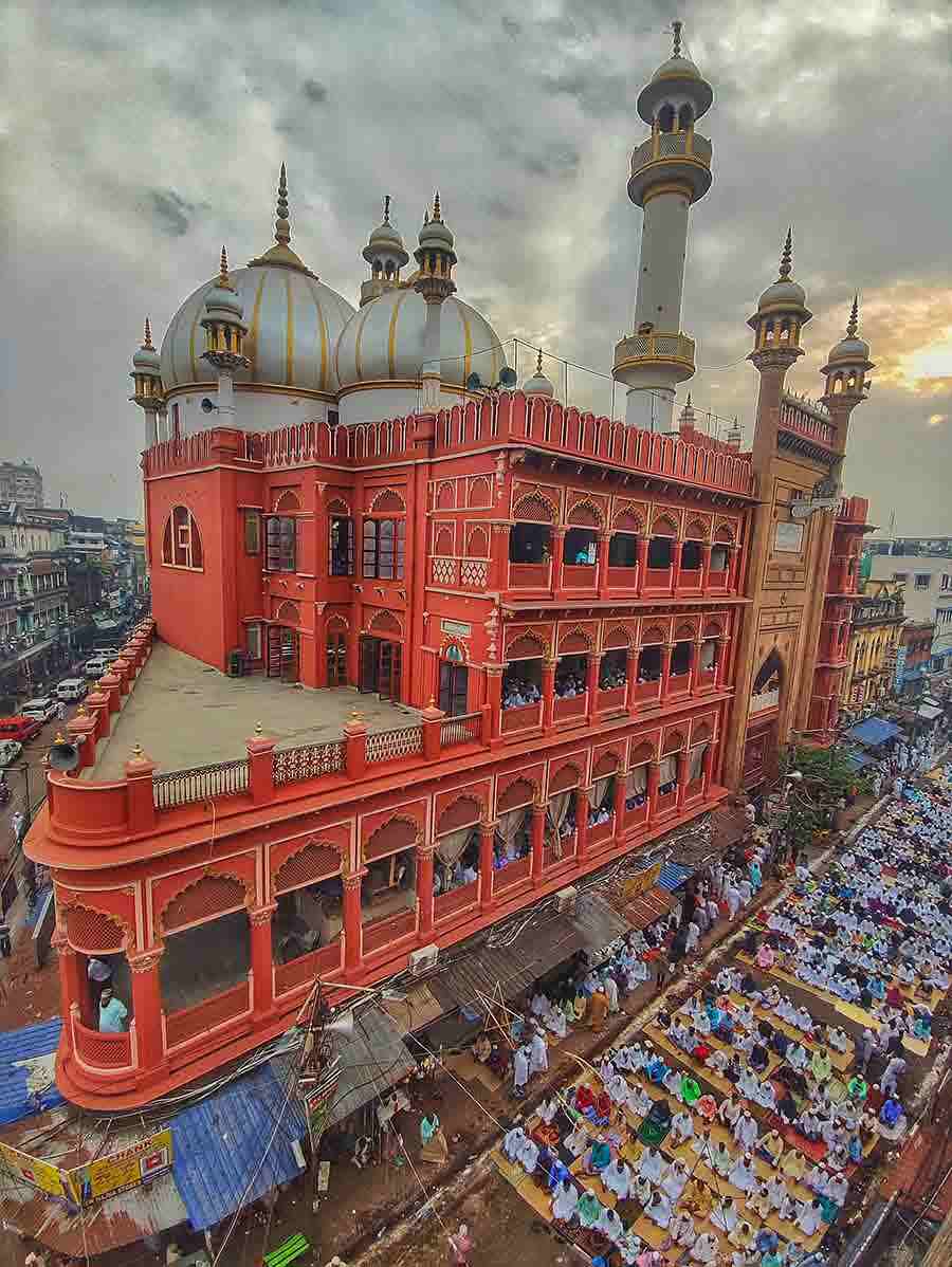 Nakhoda Masjid, popularly known as Badi Masjid, with its bright red paint symbolised what Eid truly stands for