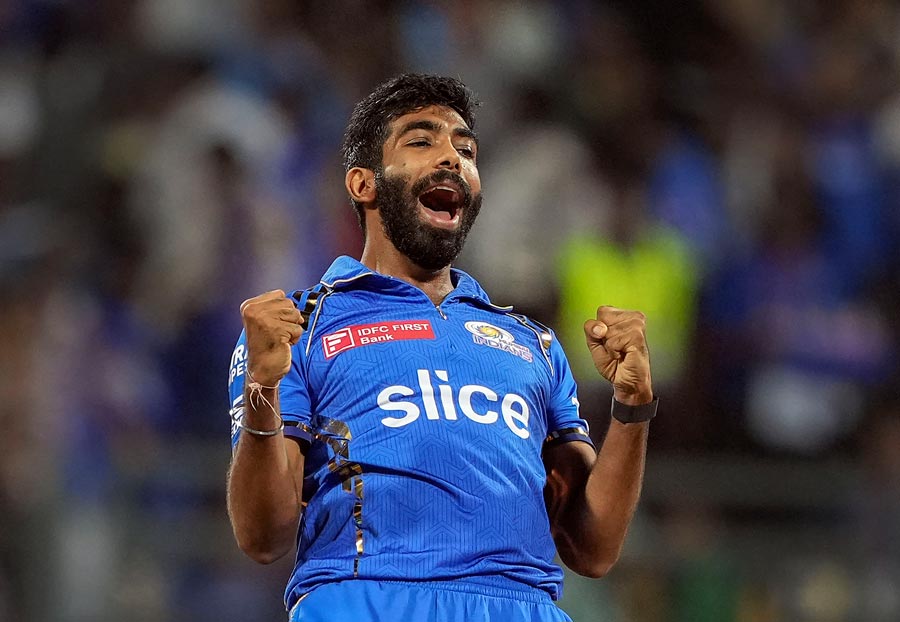 Jasprit Bumrah (MI): India’s fast bowling spearhead was at his bamboozling best against RCB, picking up five wickets for just 21 runs in his four overs. After getting rid of Kohli in the third over, Bumrah finished the innings with aplomb, with two wickets in the 17th over and two more in the 19th. This after being the only bowler to go under six runs per over in the match against DC, with two wickets to boot 