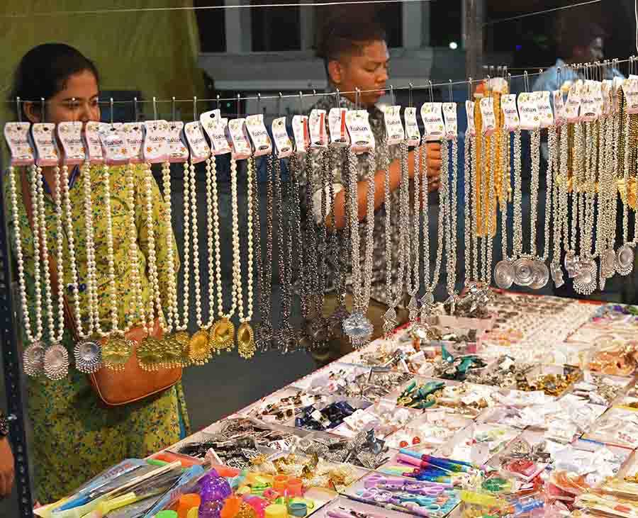 All that glitters may not be gold at this fair but can women stay away from pocket-friendly jewellery, even if that be artificial 