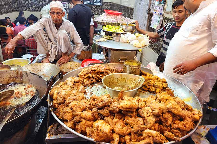Haji Mohammad Hussain (in picture) opened a small shop selling fried chicken almost 45 years ago, which has now attained nationwide fame
