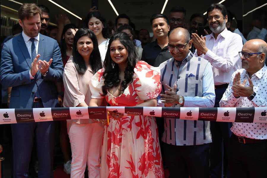 In pictures: East India’s largest Apple Premium Partner Store opens up in Kolkata at Park Circus seven-point crossing