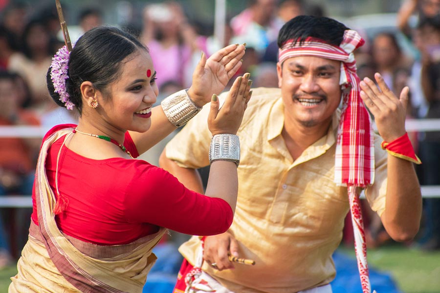 Bohag Bihu — Assam: Moving eastward to Assam, Bohag Bihu resonates with the joy of farmers celebrating a successful harvest and hoping for a fruitful year ahead. Men and women perform traditional dance amidst feasting and singing, celebrating the abundance of nature. The seven days of Bohag Bihu are marked by rituals, early morning baths with turmeric paste, and shared blessings 
