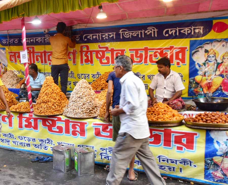 Food stalls selling hot jalebis, malpuas, gojas and other delectable snacks and sweets are a major attraction at Charak Mela