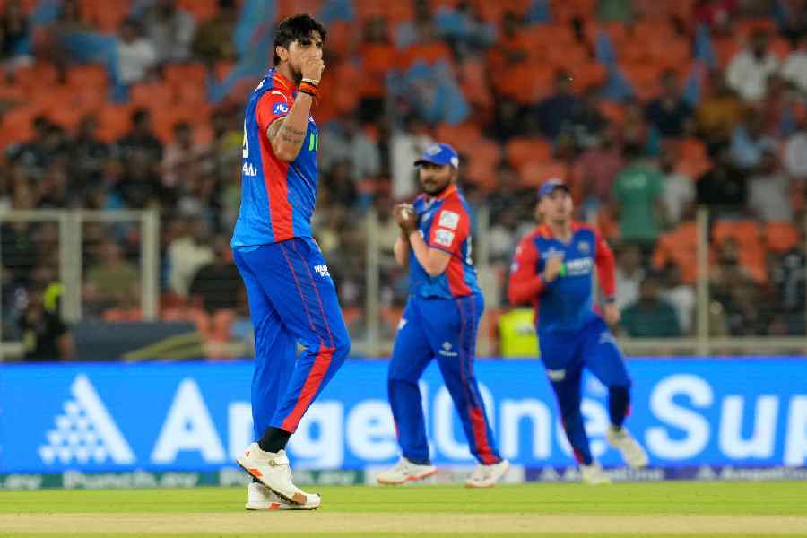 IPL 2024 | Delhi Capitals pacers pin down Gujarat Titans with 89 all ...