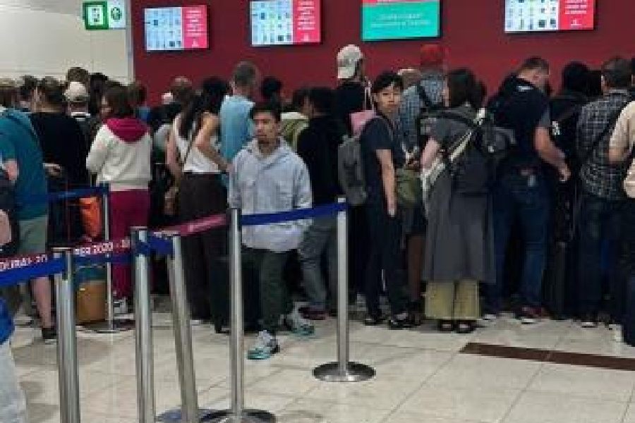 A crowded counter at the Dubai airport on Thursday afternoon. The picture was taken by Mohammad Saiyed Ali Mollah, a stranded passenger from Kolkata