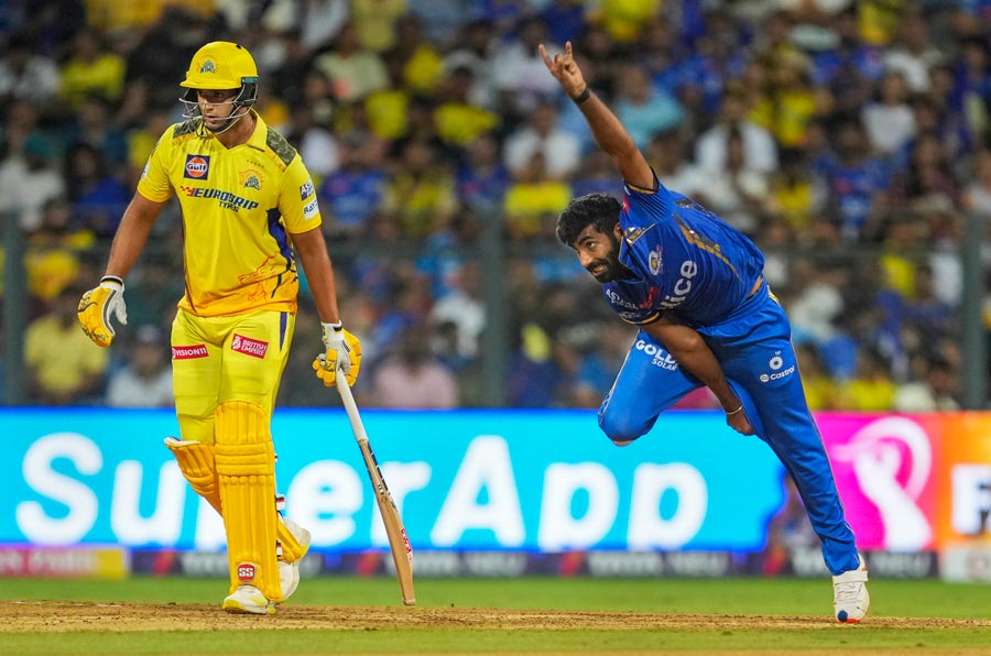 Jasprit Bumrah (MI): Unable to build momentum due to four one-over spells against CSK, India’s ace pacer finished with figures of zero for 27, before returning to his devastating best against PBKS in Mullanpur. Getting Sam Curran and Rilee Rossouw in his first over and the wicket of high-flying Shashank Singh in his third, Bumrah finished with figures of three for 21, going at just over five runs per over, as MI overcame some late jitters en route to bagging two vital points 