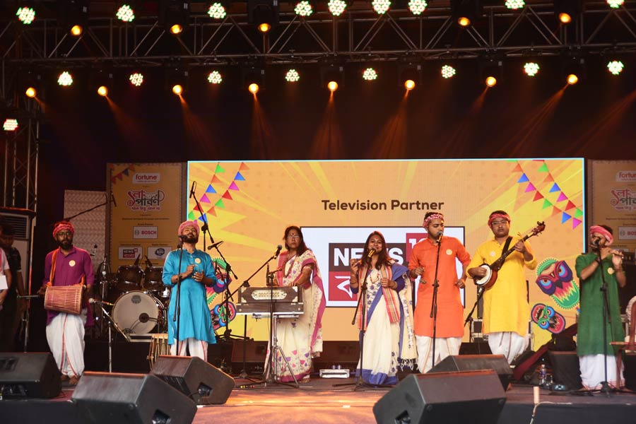 Baishakher Sera Paribar, an interesting face-off, happened between culturally inclined families, where family members came together to perform a song, a dance, a skit or a stand-up gig