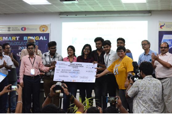 1st Prize Winning Team in the college level event (SBH-Senior) from Heritage Institute of Technology