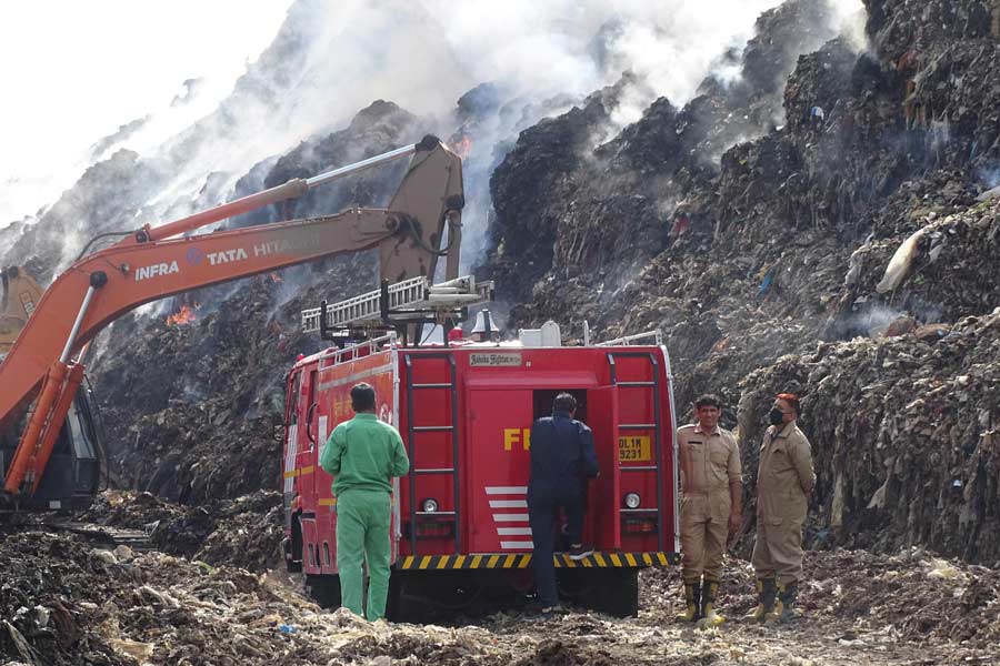 Aam Aadmi Party (AAP) | Ghazipur Landfill Fire Result Of Aam Aadmi ...