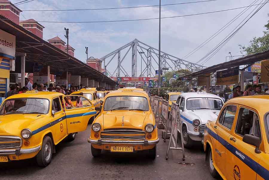 The yellow taxis at Howrah station are finding it difficult to get passengers in this oppressive heat. A ride from Howrah to Esplanade would, otherwise, cost around Rs 150 amid heavy traffic  