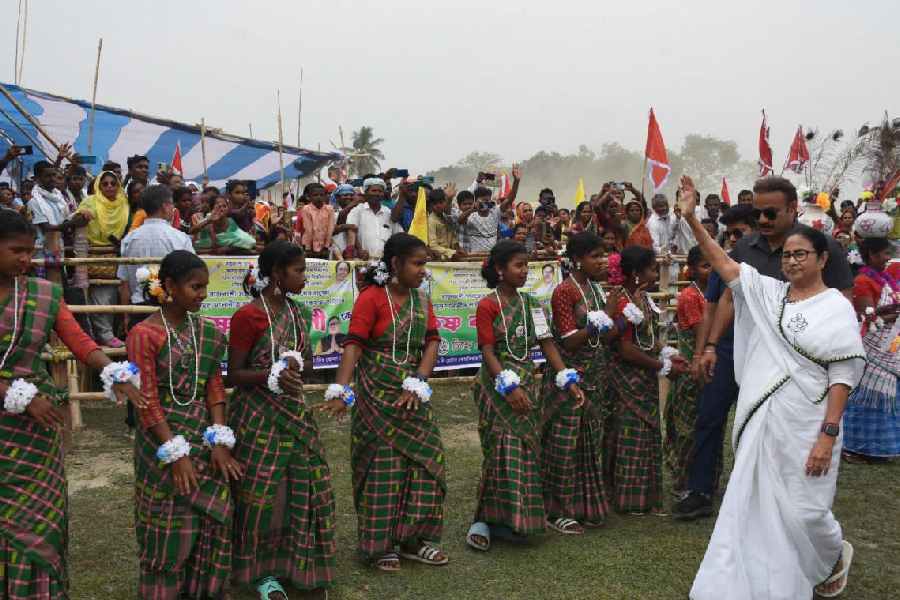 Mamata Banerjee at Karandighi in North Dinajpur district on Monday.