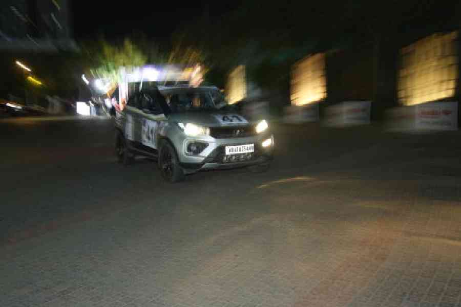 The Calcutta by Night ’24 rally was flagged off from Urbana. Here one of the participants hits the course