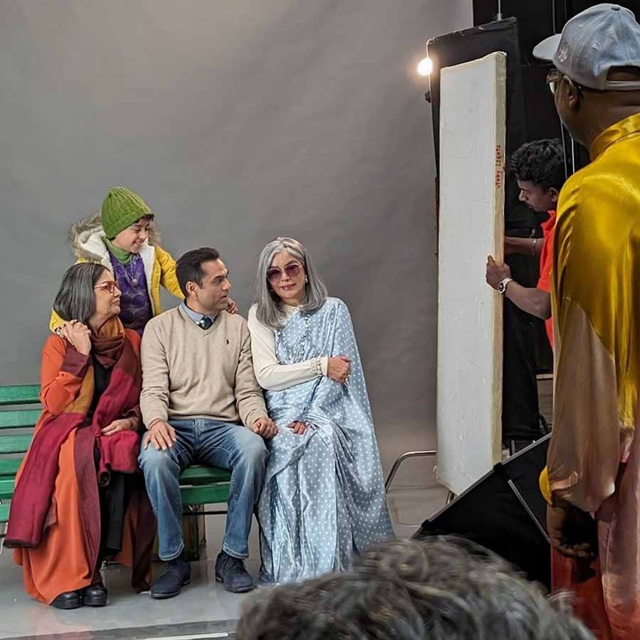 Shabana, Abhay, Zeenat and child actor Rohaan P Singh during the poster shoot for the film. “#BunTikki Poster Shoot at the legendary Mehboob Studios,” Ansari wrote in the caption.