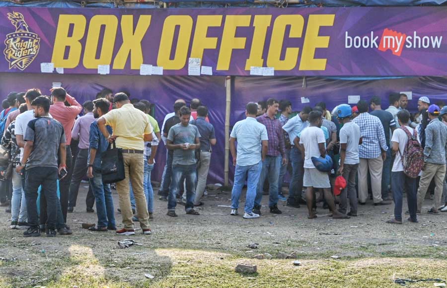 Braving the heatwave, cricket fans queued up in front of the Box Office at the Mohammedan Sporting Club for tickets on Thursday afternoon  