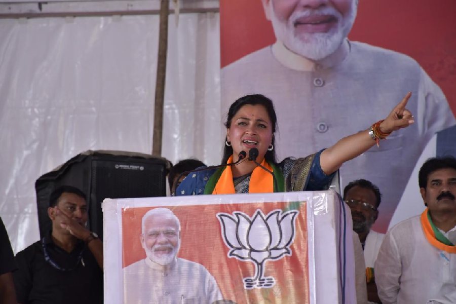 Sitting MP Navneet Kaur Rana