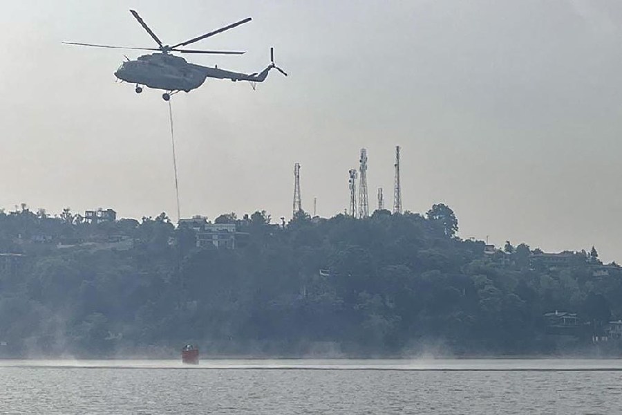 Uttarakhand | Uttarakhand forest fires: Indian Air Force helicopter ...