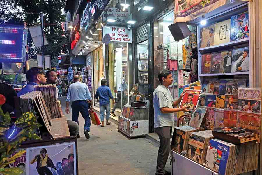 The pedestrian buyer in Calcutta called vinyls ‘LPs’ for Long Playing Records 