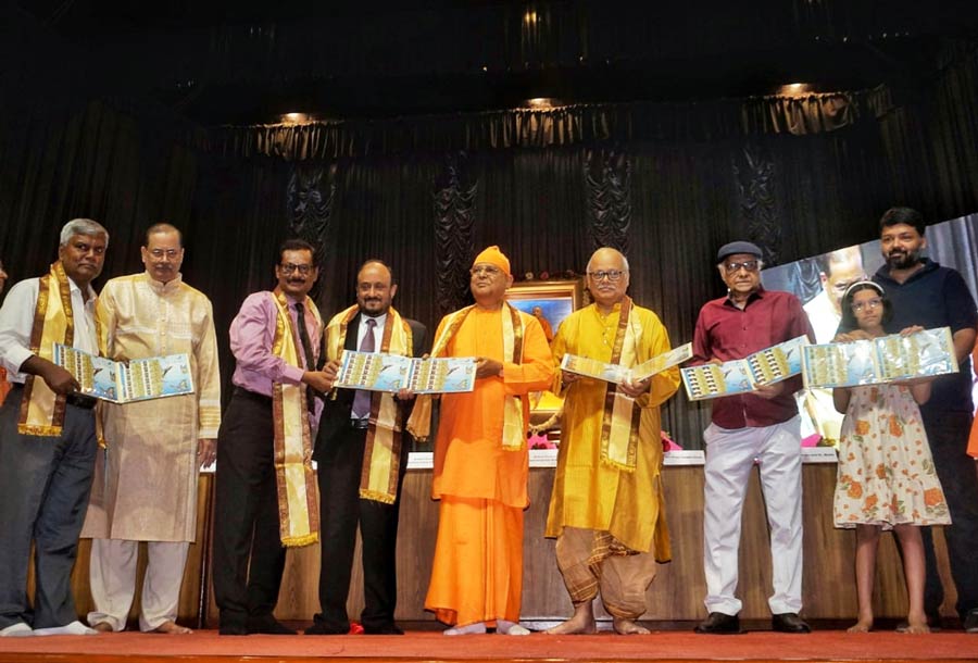 Swami Vivekananda Vidyamandir, Singur, Hooghly, and Vision of Bengal, Howrah, in association with the Indian Postal Department, on Sunday launched 'My Stamp', a commemorative initiative honouring esteemed personalities who have made significant contributions in their respective fields. Manash Kumar Ghosh and Saroj Chakraborty, representing Swami Vivekananda Vidyamandir and Vision of Bengal respectively, took the noble initiative to launch 'My Stamp', recognising the exceptional accomplishments of author Shirshendu Mukhopadhyay; music maestro Ajoy Chakraborty; actor Paran Bandopadhyay; first Lokpal of India & former judge of Supreme Court of India Pinaki Chandra Ghosh; former director of ISI Kolkata Bimal Kumar Roy, and co-chairman, department of Nephrology at Sir Ganga Ram Hospital, New Delhi, Anil Kumar Bhalla  