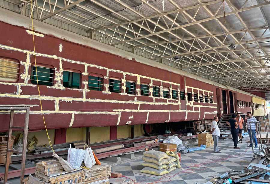A rail coach restaurant being built at Sealdah station.  Similar restaurants are in operation at Howrah, Asansol and New Jalpaiguri stations  