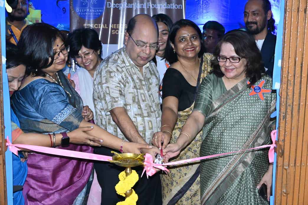 Amrita Panda, founder of DeepRanjani Foundation, Subrata Dutta, managing director of The George Telegraph, and others at the opening of ‘A Journey Through Special Senses’, an exhibition aimed at spreading awareness about autism. “April is autism awareness month and hence it is an opportunity to focus on individuals with special needs. I also wanted people to know that people with autism also possess a lot of talent,” said Panda 