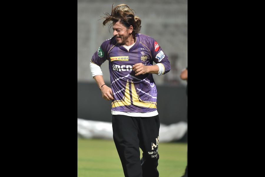KKR principal owner Shah Rukh Khan has fun during his team’s practice session at Eden Gardens on Sunday.