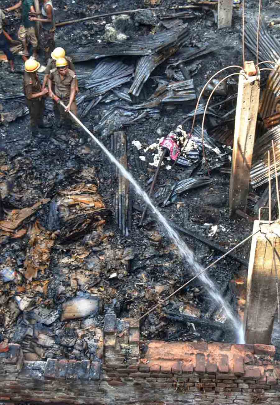 A fire broke out at a plastic godown at Burrabazar. About 14 fire engines were deployed. The mayor of Kolkata Firhad Hakim and fire minister Sujit Bose rushed to the spot. Two houses were affected  