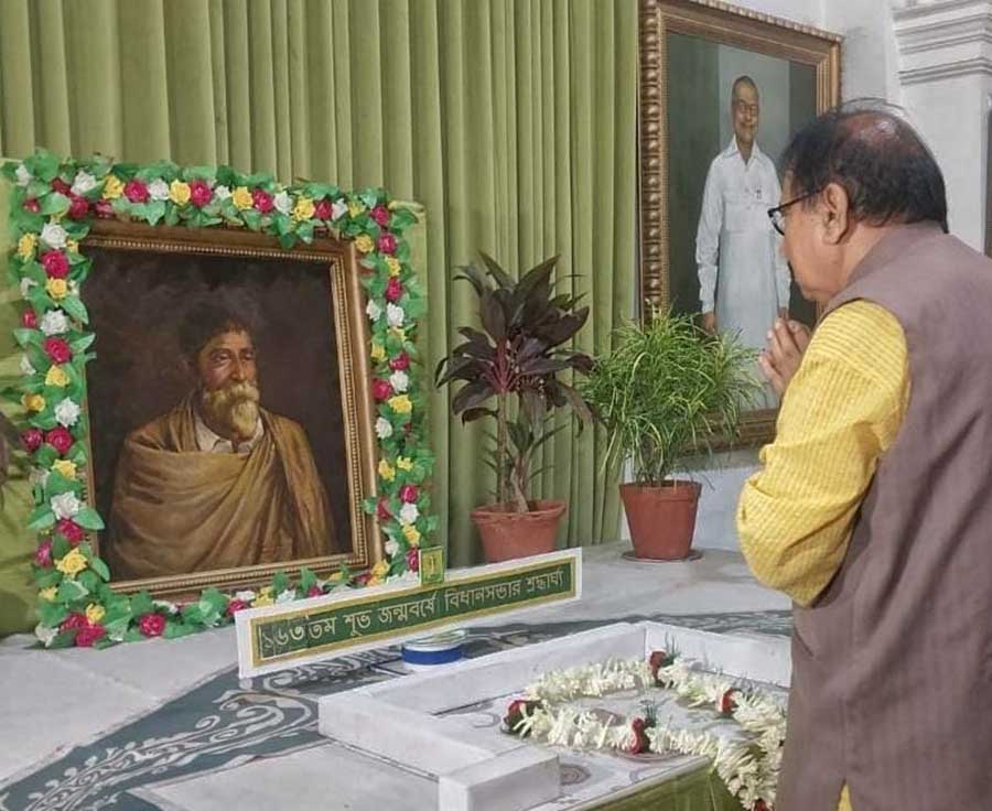 Assembly Speaker Biman Banerjee pays homage to Acharya Prafulla Chandra Roy’s 163rd birth anniversary celebrations on Friday
