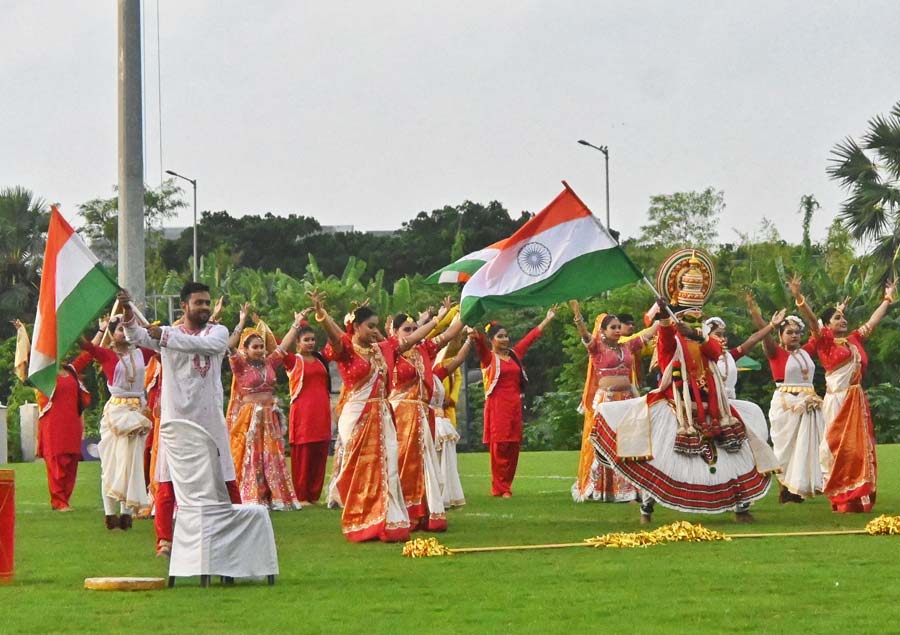  Reserve Bank of India deputy governor T Rabi Sankar inaugurated the Reserve Bank of India All India Public Sector Football Tournament 2024-2025 at NCE in New Town