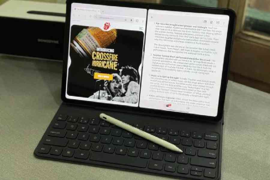 Users need to buy the folio keyboard and stylus separately