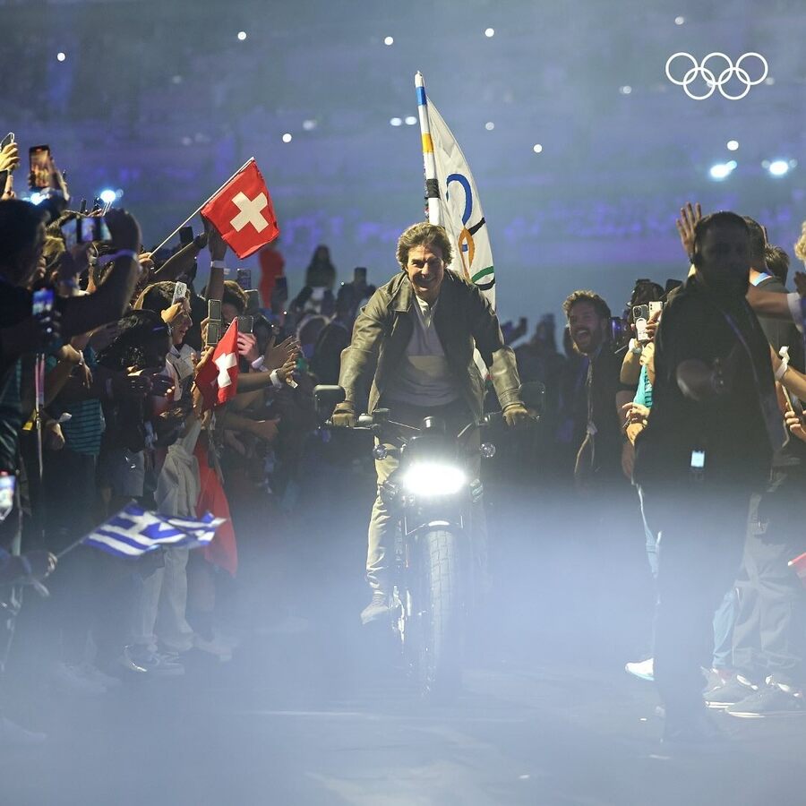 Tom Cruise | Tom Cruise Jumps Off Stade De France Roof, Performs Daring ...