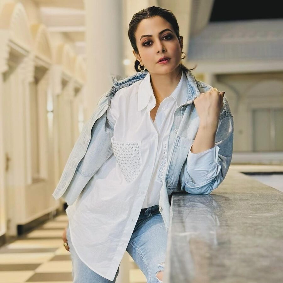 From playing Maa Durga on Mahalaya to Mitin Mashi — Koel’s new projects stress women’s empowerment. When talking about fashion finds from Koel’s wardrobe, this denim-on-denim look is a must for any fashionista. Classy and quick to slip into, the ripped jeans add oomph, while the white shirt adds a timelessness to the look, and the pearls on the shirt’s pocket lend it a dash of flair. The denim jacket is the perfect addition to complete the look